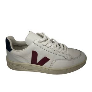Women’s veja sneakers size 9 white/cream